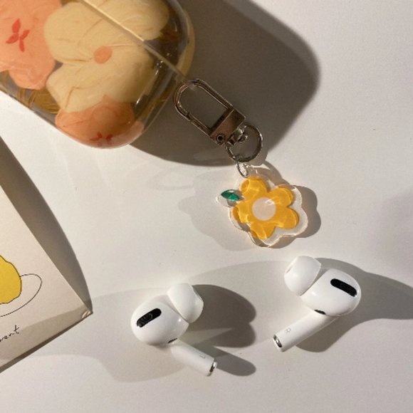 AIRPODS PRO CASE Aesthetic Flower Case with Flower Pendant Korean Style - Picture 3 of 3